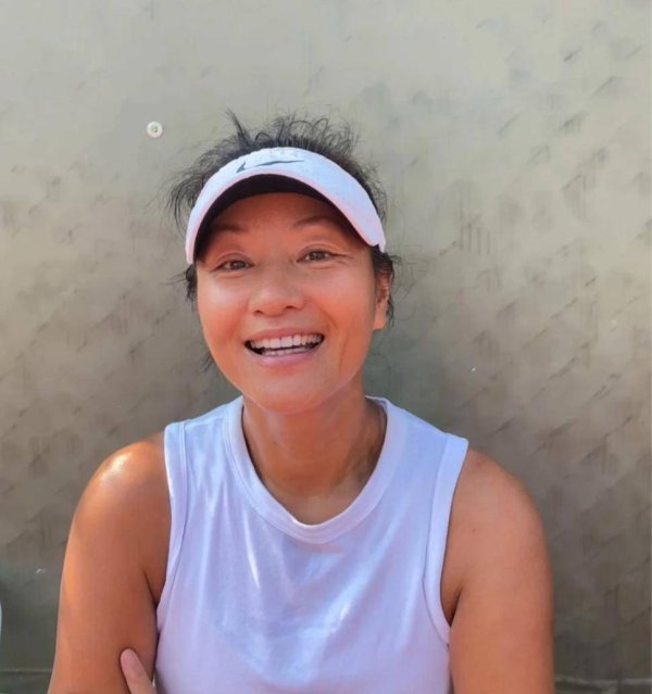 配资专业股票投资 瞿颖古镇素颜照曝光！网友惊呼认不出，女神回应引热议